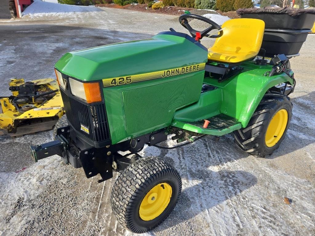 John Deere 425 Equipment Image0