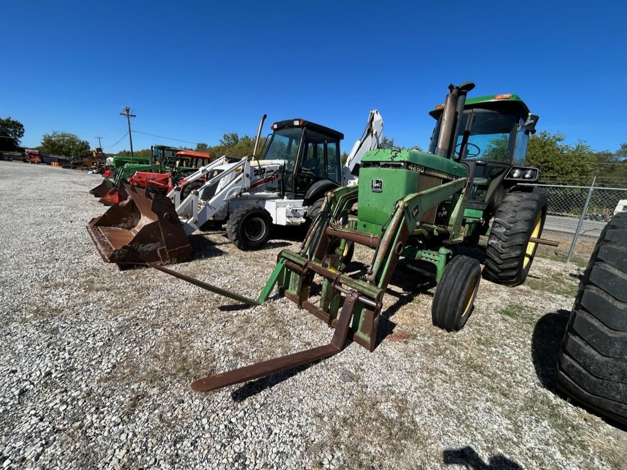 John Deere 4250 Equipment Image0