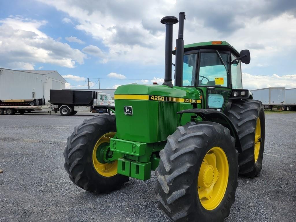 John Deere 4250 Equipment Image0