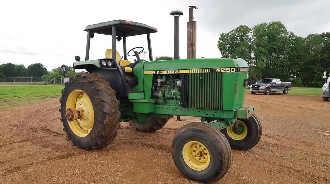 Image of John Deere 4250 Primary image