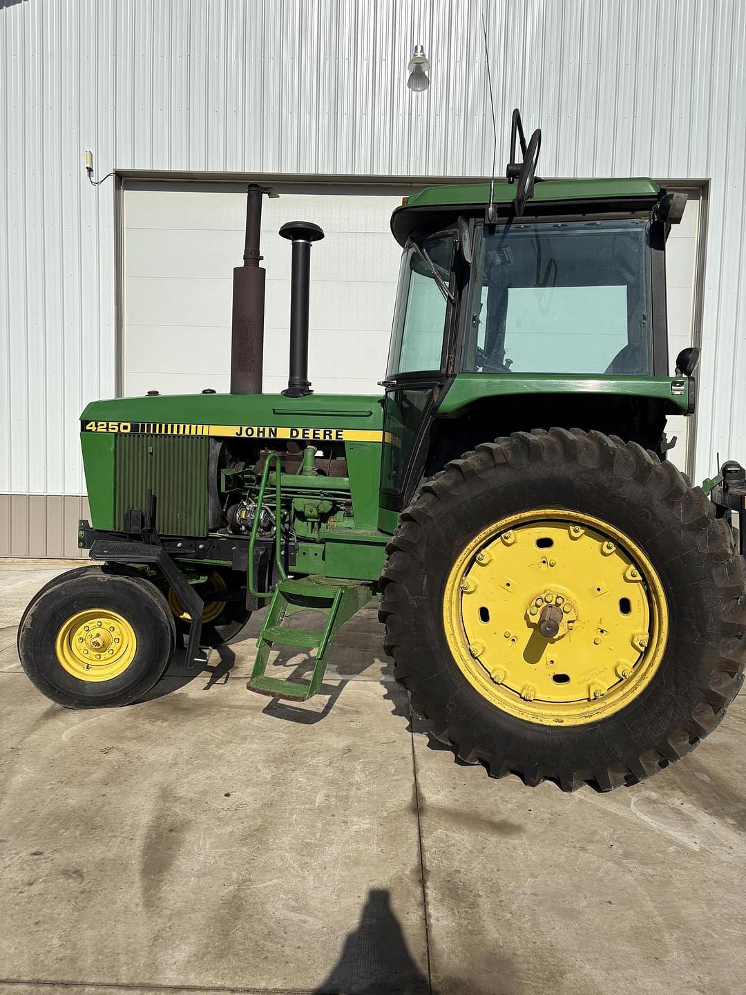 Image of John Deere 4250 Primary image