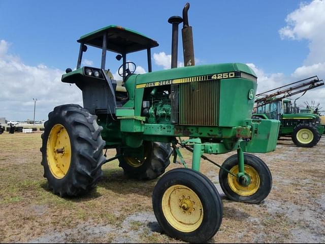 Image of John Deere 4250 equipment image 1