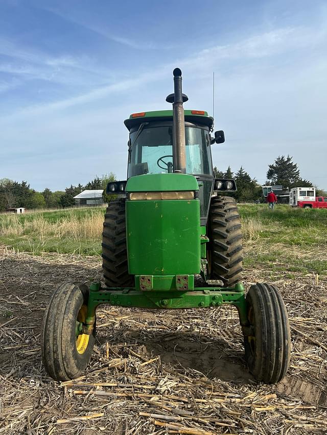 Image of John Deere 4250 equipment image 2