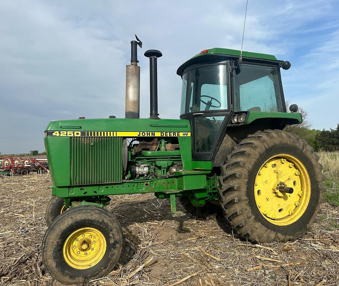 Image of John Deere 4250 Primary image