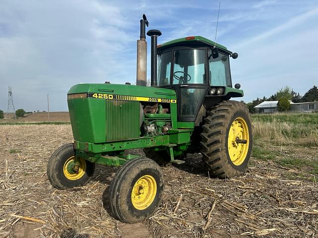 Image of John Deere 4250 equipment image 1