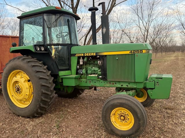 Image of John Deere 4255 equipment image 2