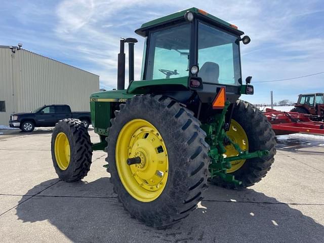 Image of John Deere 4255 equipment image 2