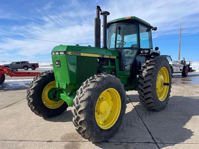 Image of John Deere 4255 equipment image 1