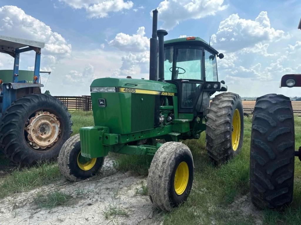 Image of John Deere 4255 Primary image