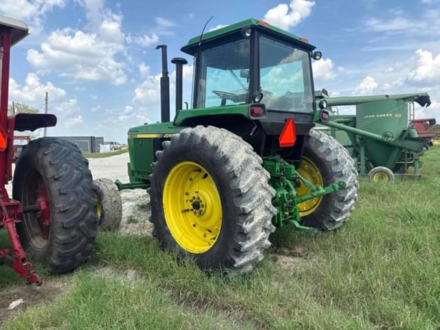 Image of John Deere 4255 equipment image 1