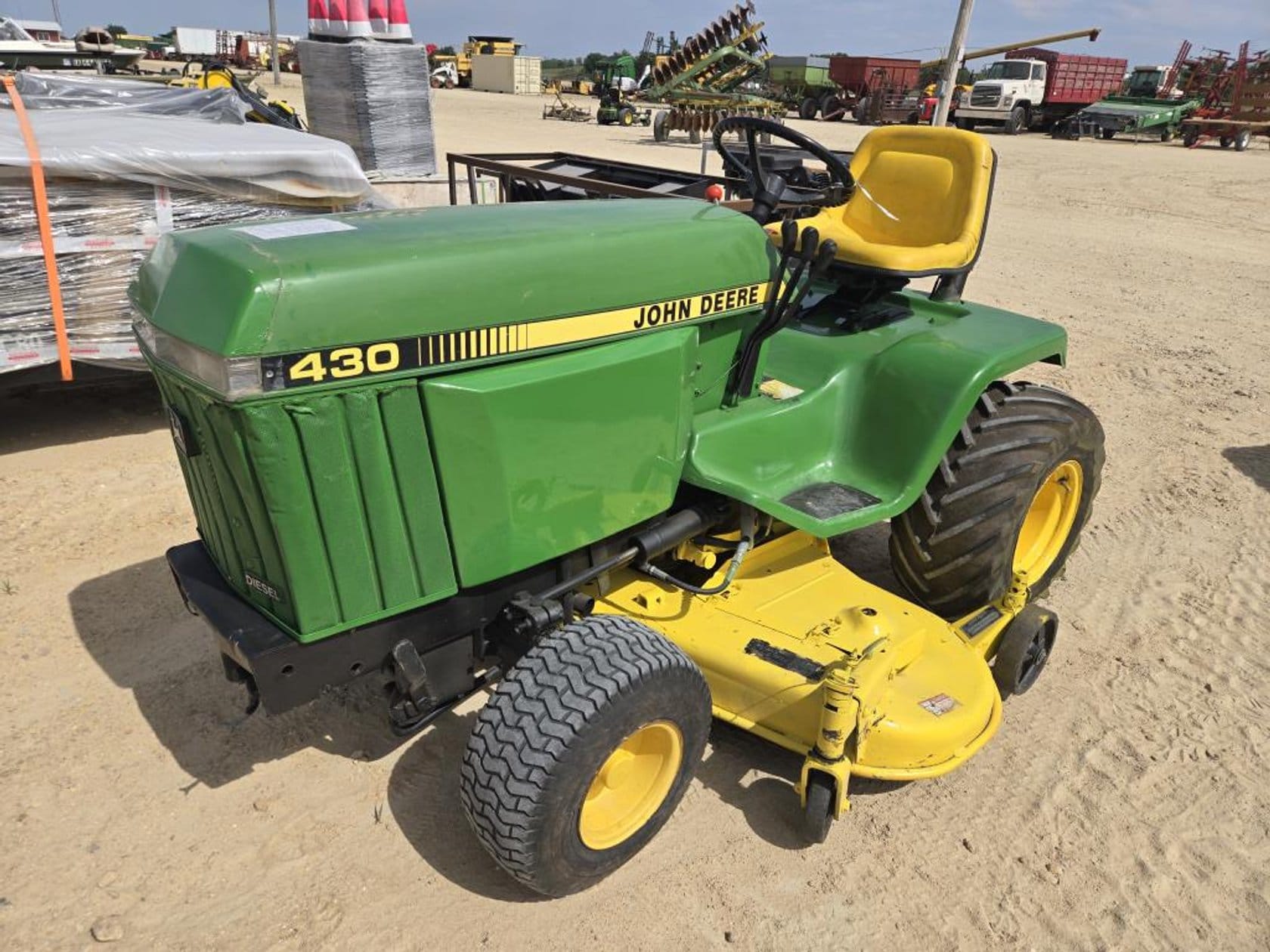 John Deere 430 Equipment Image0