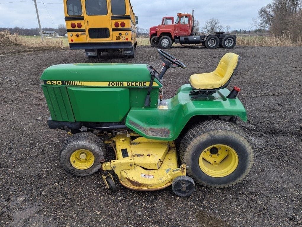 John Deere 430 Equipment Image0
