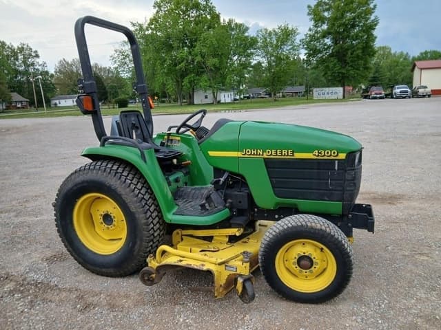 Image of John Deere 4300 equipment image 4