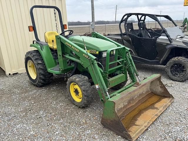 Image of John Deere 4300 equipment image 1