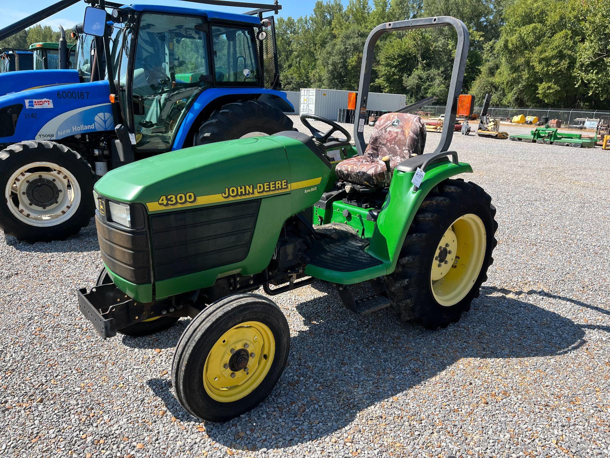 Main image John Deere 4300