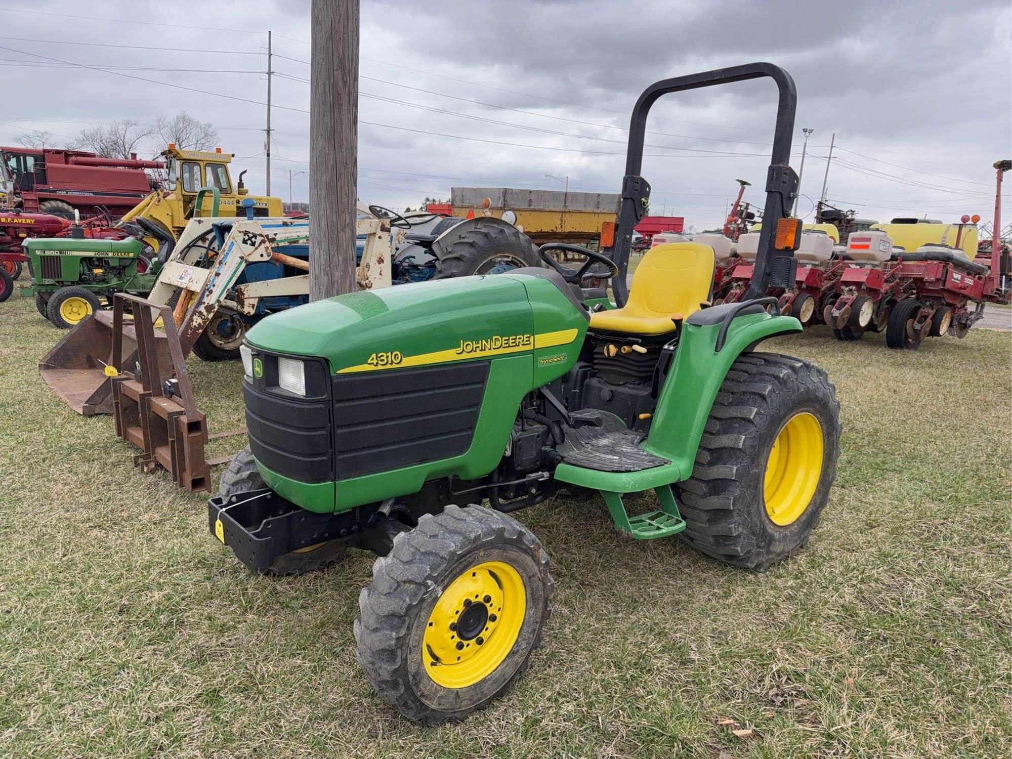 John Deere 4310 Equipment Image0