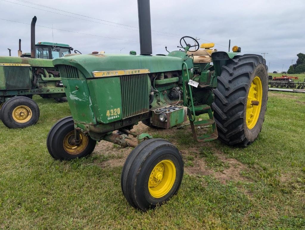 Main image John Deere 4320
