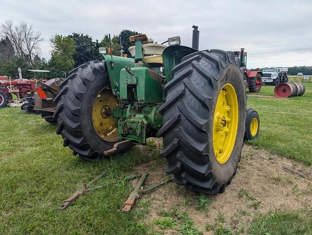 Image of John Deere 4320 equipment image 3