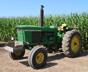 Main image John Deere 4320