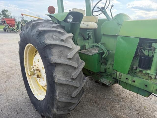 Image of John Deere 4320 equipment image 4
