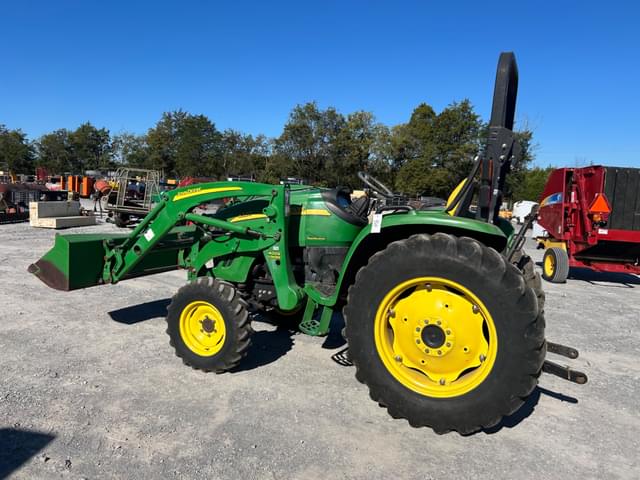 Image of John Deere 4320 equipment image 1