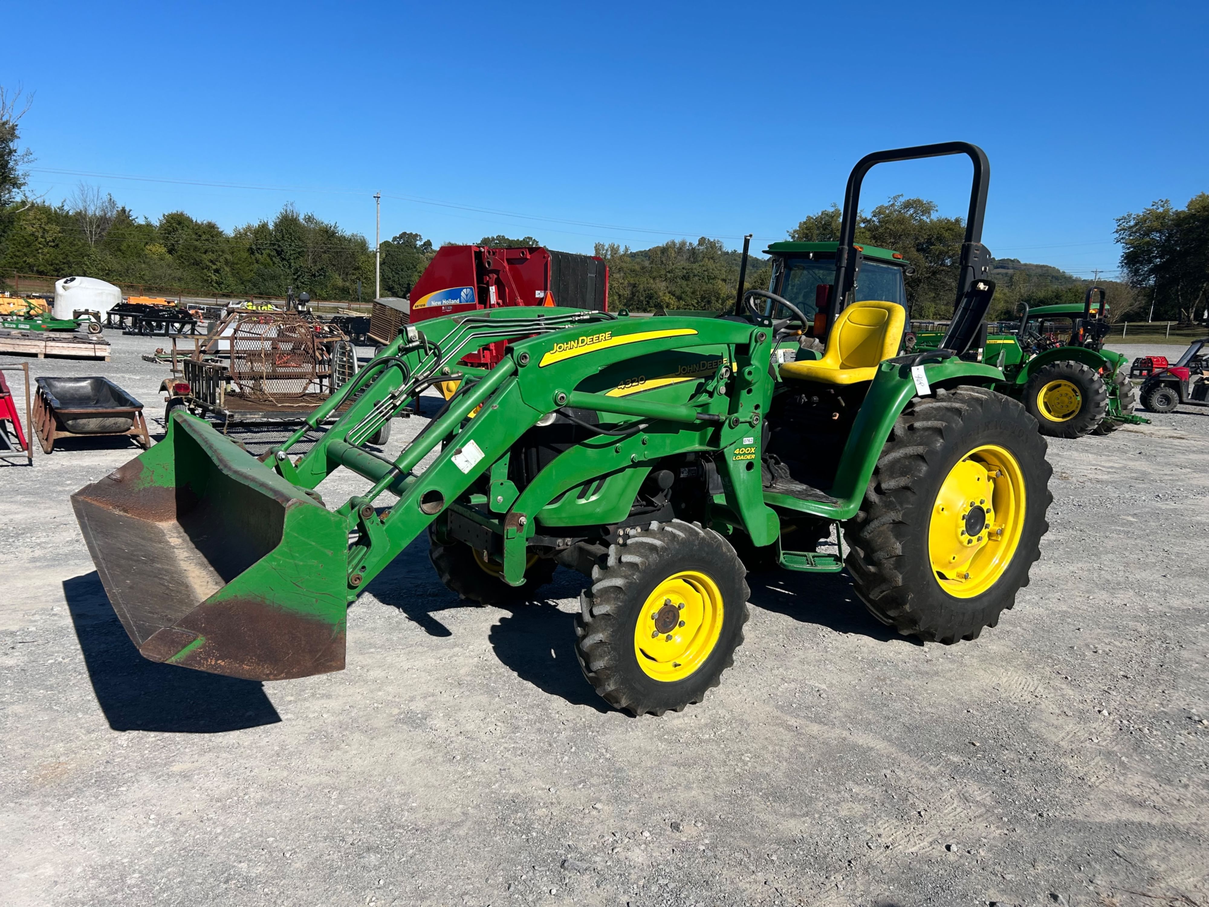 John Deere 4320 Equipment Image0