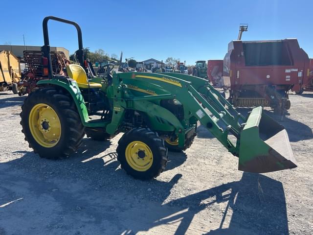 Image of John Deere 4320 equipment image 2