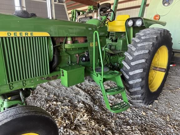 Image of John Deere 4320 equipment image 4