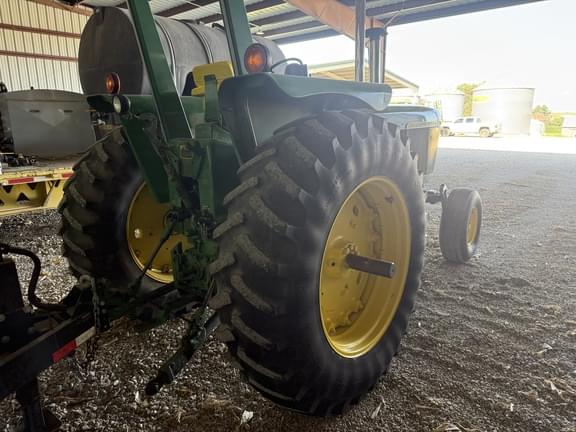 Image of John Deere 4320 equipment image 2