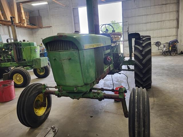 Image of John Deere 4320 equipment image 1