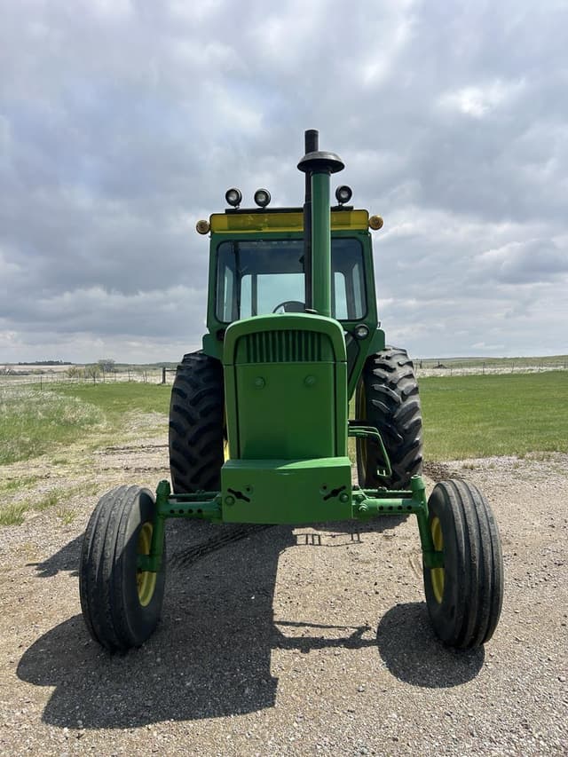 Image of John Deere 4320 equipment image 1