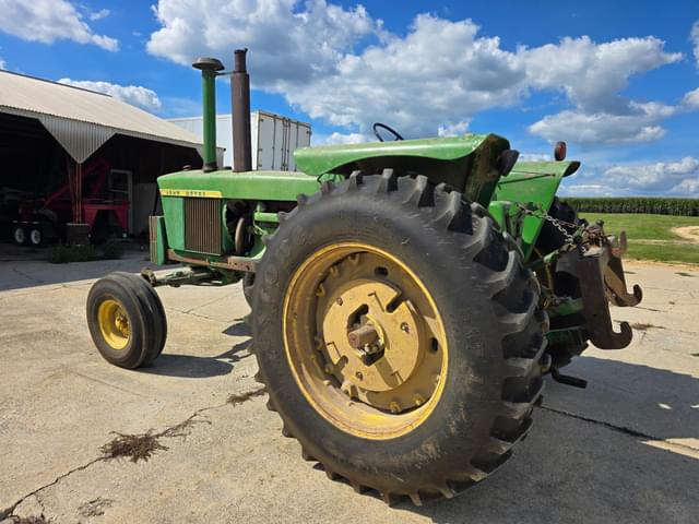 Image of John Deere 4320 equipment image 1