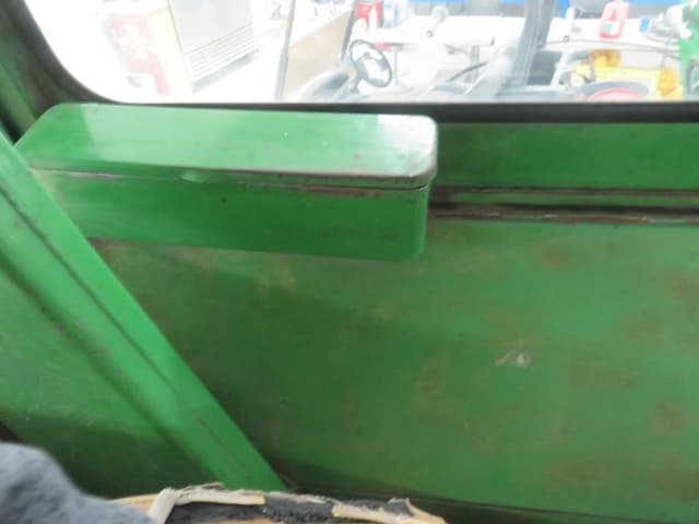 Image of John Deere 4320 equipment image 3