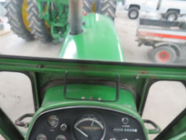 Image of John Deere 4320 equipment image 2