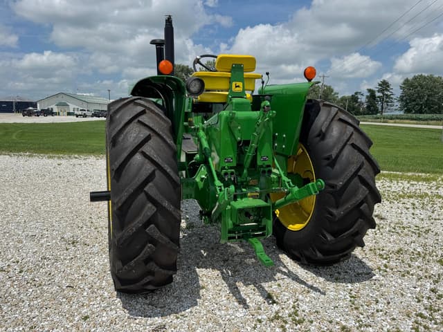 Image of John Deere 4320 equipment image 4