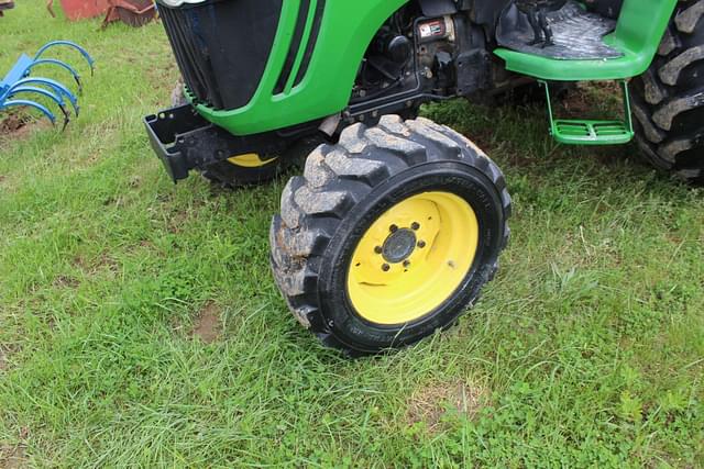 Image of John Deere 4320 equipment image 1