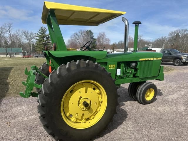 Image of John Deere 4320 equipment image 2