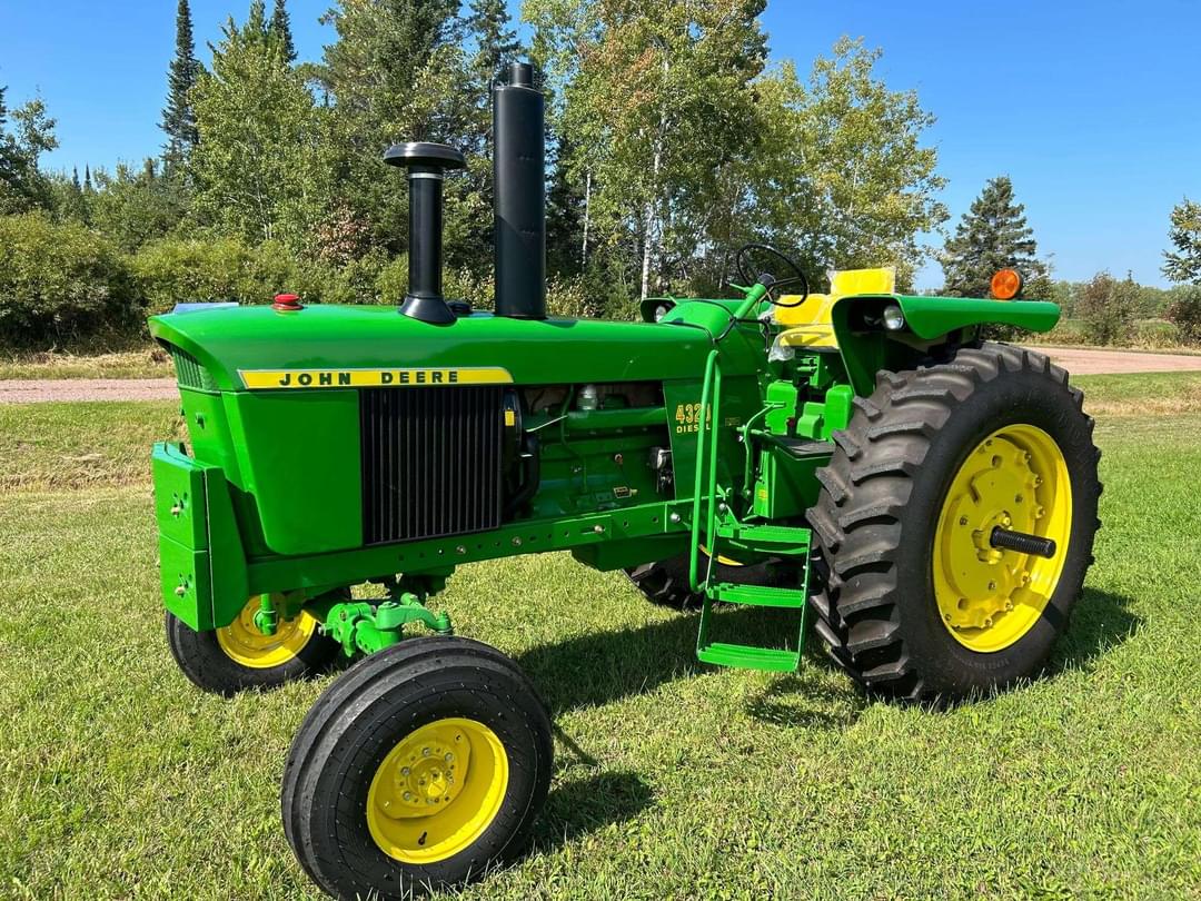 Image of John Deere 4320 Primary image