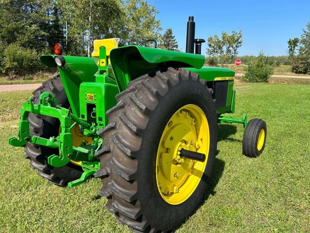 Image of John Deere 4320 equipment image 4