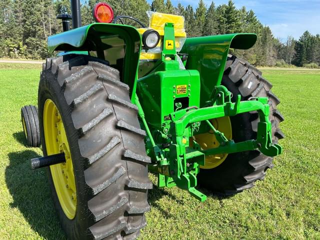 Image of John Deere 4320 equipment image 2
