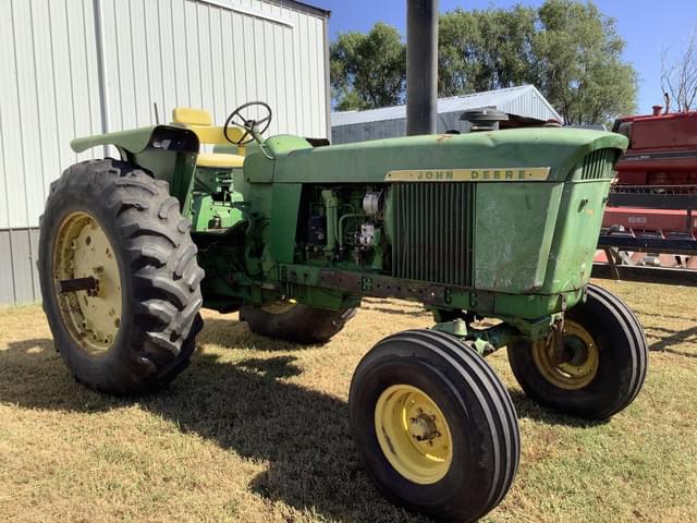 Image of John Deere 4320 equipment image 4