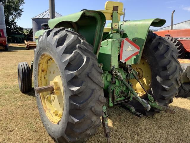 Image of John Deere 4320 equipment image 1
