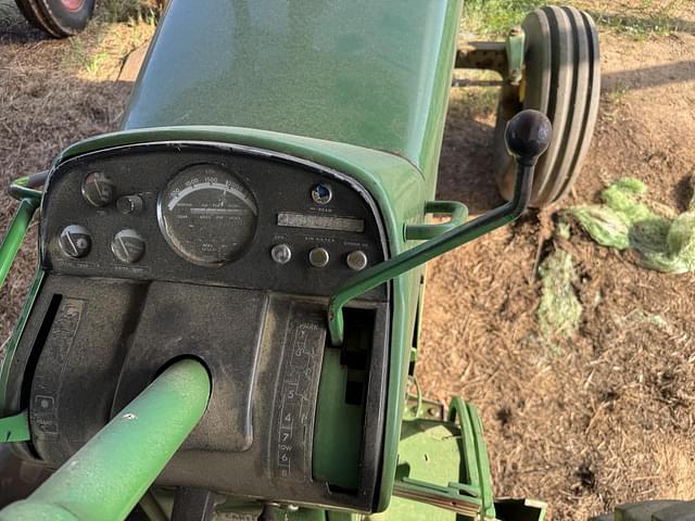 Image of John Deere 4320 equipment image 3