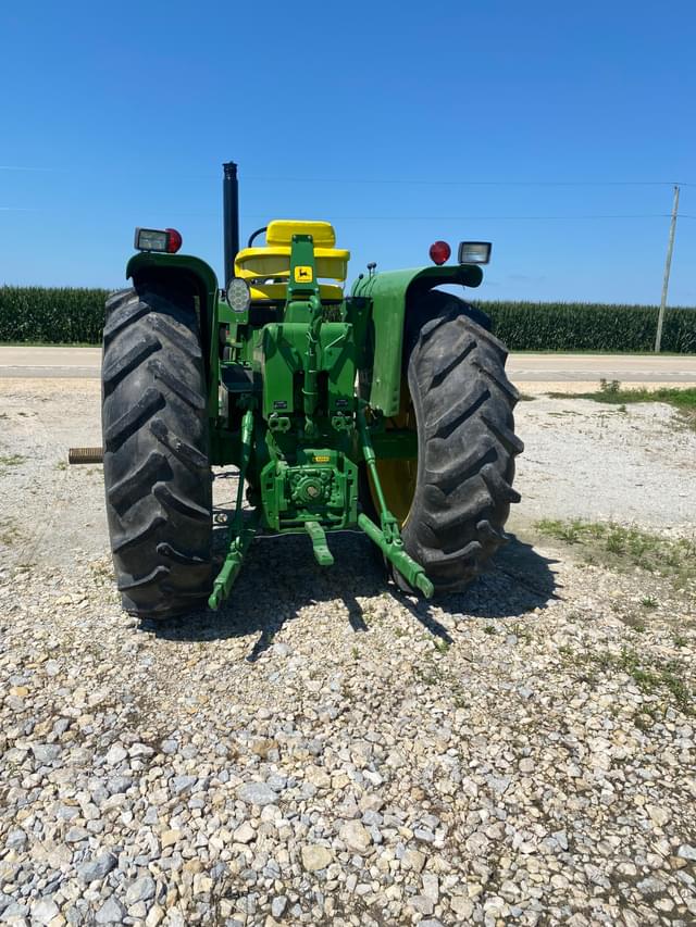 Image of John Deere 4320 equipment image 3