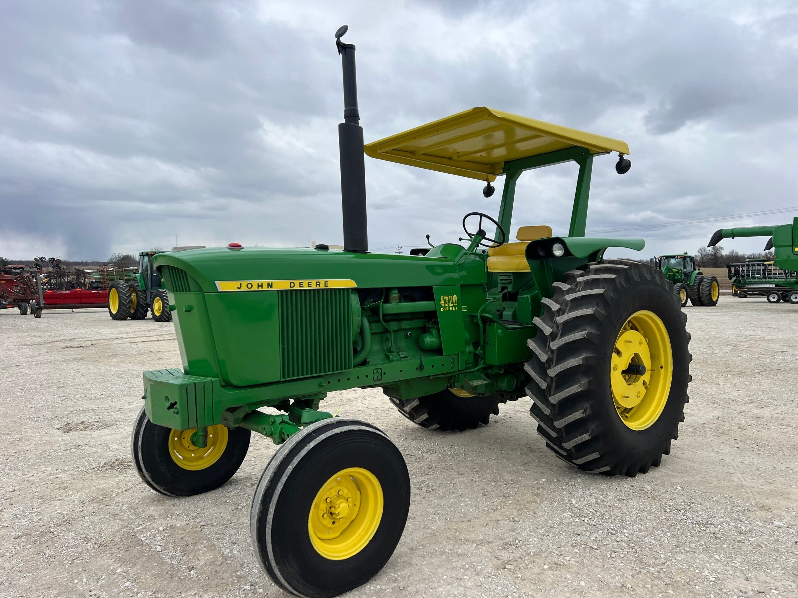 1971 John Deere 4320 Equipment Image0