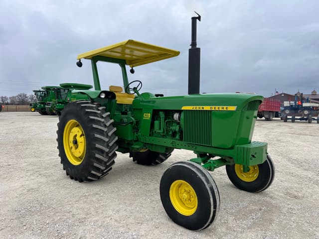 Image of John Deere 4320 equipment image 1