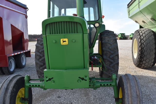 Image of John Deere 4320 equipment image 3