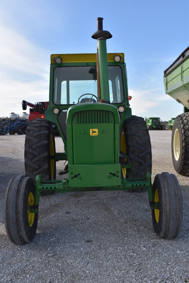 Image of John Deere 4320 equipment image 1
