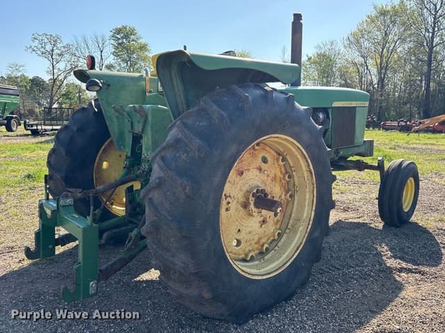 Image of John Deere 4320 equipment image 4