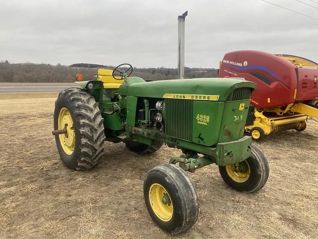 Image of John Deere 4320 equipment image 2